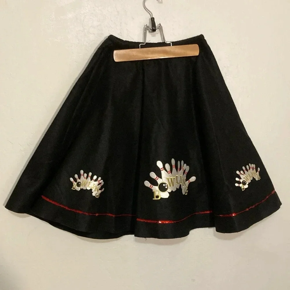 Circle skirt with bowling pins Vintage Storybook Heirlooms size Small